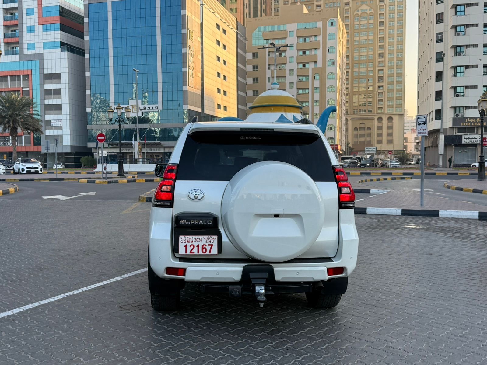 Land Cruiser Prado 2021 White image